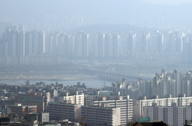 집값 안정될까…서울 주택 매매·전세가 상승폭 줄어