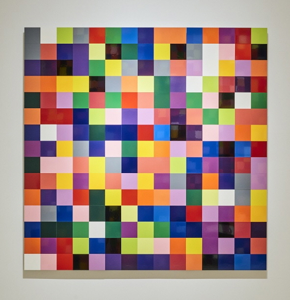 독일의 추상미술가 게르하르트 리히터의 '4,900가지 색채' 중 2007년작 '9번째 버전'의 일부. /사진제공=루이비통 코리아