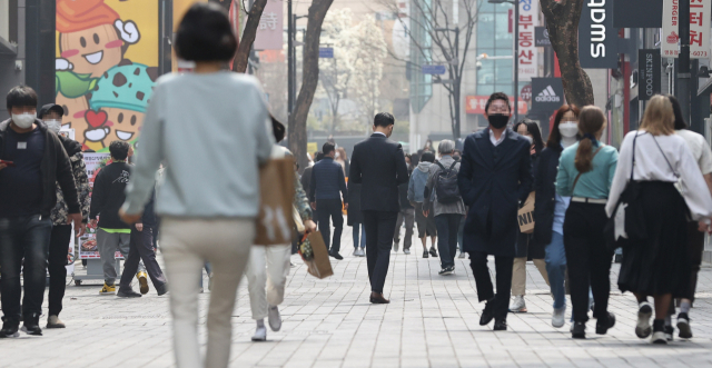 신종 코로나바이러스 감염증(코로나19) 대응을 위한 '기본방역수칙'이 29일부터 시행된다. /연합뉴스