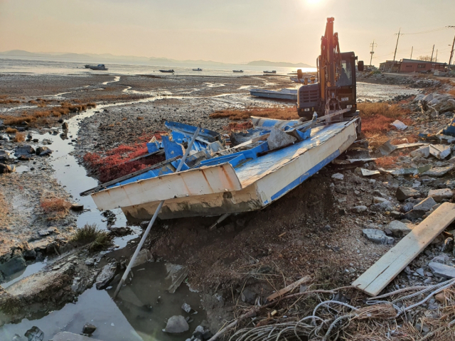 경기도, ‘깨끗한 경기바다 만들기’…항·포구 등 방치선박 일제 단속