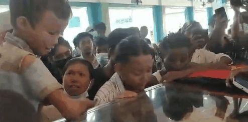 [영상]13살 친구 장례식장서 오열…미얀마의 비극