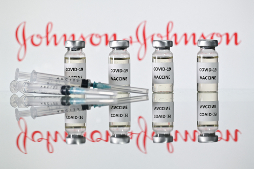 유럽 의약품청 '얀센 코로나 19 백신에서도 혈전 사례 발생'