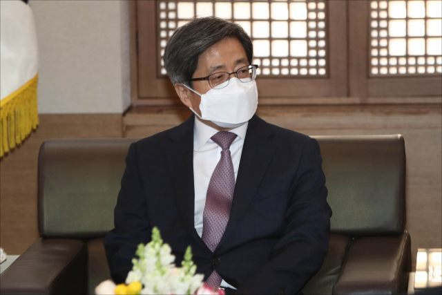 김명수 대법원장 “정서적 아픔 보듬는 게 좋은 재판…가정법원 후견 역할 해야”
