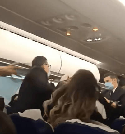 [영상]머리채 잡고 주먹질 난투극…튀니지행 비행기서 무슨일이