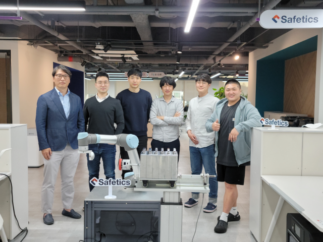 세이프틱스 '산업용 로봇 안전지능 SW 세계 첫 개발'