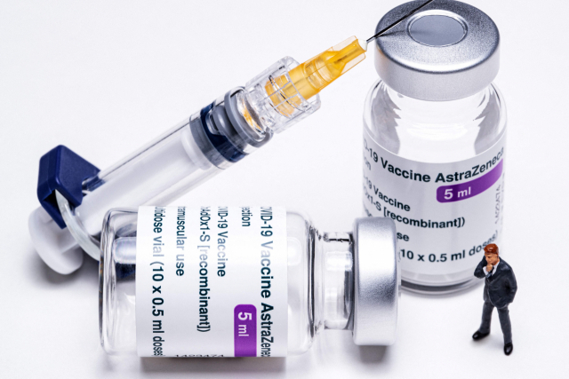 백신 '혈전' 부작용 논란에 美 전문가들 '코로나19 감염이 혈전 발생 위험 더 커'