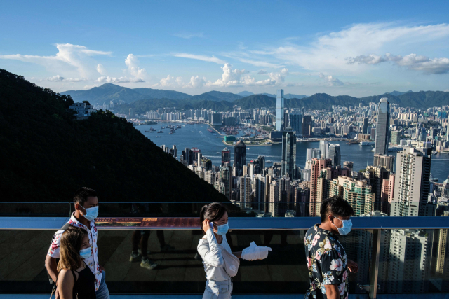 영국 이주 홍콩인 늘어나자…“팔고 나가는 부동산만 21조 이상”
