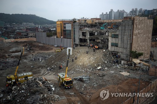 서울 장위10구역 철거 중 50대 노동자 매몰…“위치 불확실…구조 길어질 듯”