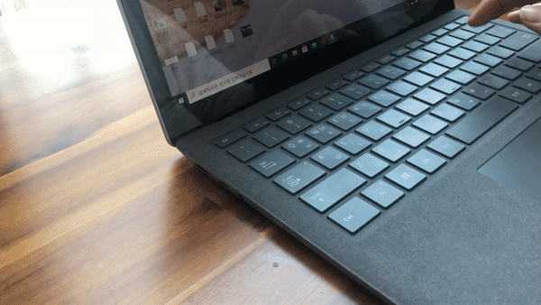 마이크로소프트에서 지난 4일 출시한 서피스 랩탑4(Surface Laptop 4) 알칸타라 소재 키보드 소리 /정혜진기자