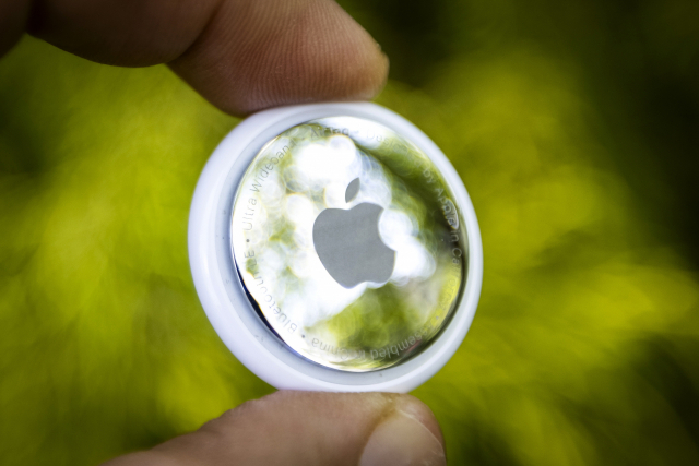 애플이 지난달 말 미국 등에서 출시한 위치 추적 액세서리 ‘애플태그’의 제품 모습. /EPA연합뉴스
