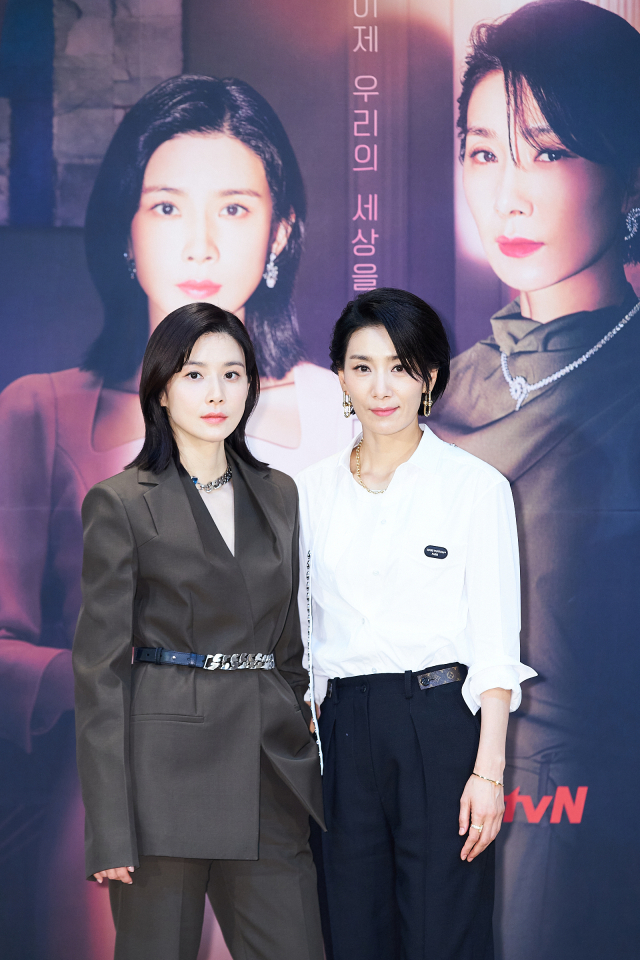 배우 이보영, 김서형이 7일 tvN '마인' 제작발표회에 참석했다. / 사진=tvN 제공