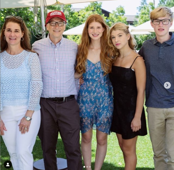 빌 게이츠만 빠졌다…부모 이혼 발표 후 장녀 제니퍼가 올린 가족사진
