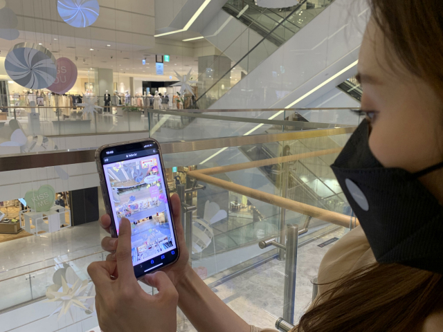 용진이형이 셀카 찍은 현대百 판교점 그곳…VR로 쇼핑한다