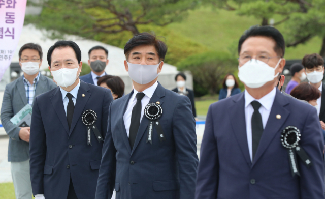 확 변한 野, 호남 민심에 적극 호소…'5·18 개헌론' 주장도