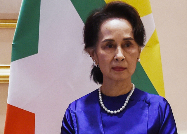 113일만에 모습 드러낸 수치…미얀마 쿠데타 후 첫 법정 출석