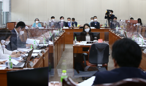 26일 국회에서 보건복지위원회 제1법안심사소위 주최로 열린 수술실 영상정보처리기기 설치 관련 의료법 일부개정법률안에 대한 공청회. /연합뉴스