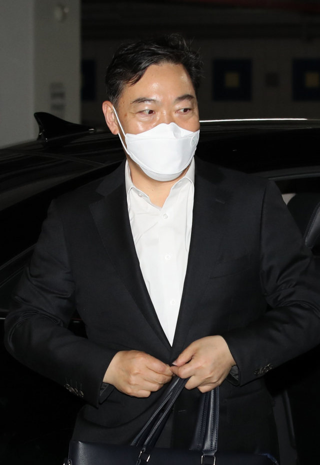 김오수, 퇴임후 받은 급여 중 5,000만원 기부