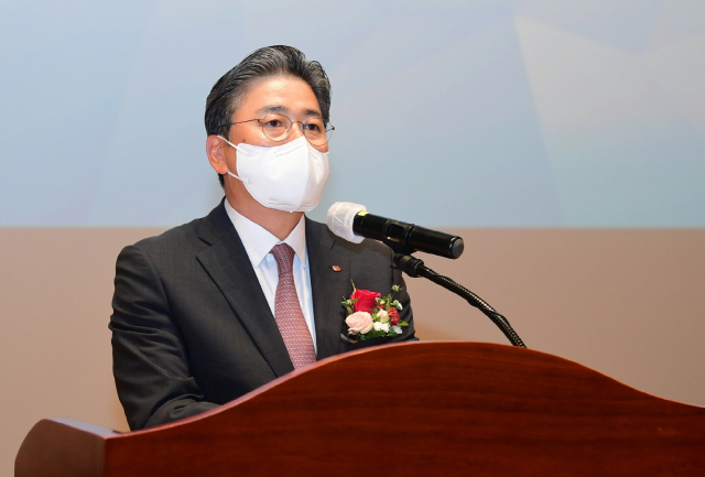 정승일 한국전력 사장이 1일 전남 나주 본사에서 취임사를 하고 있다.