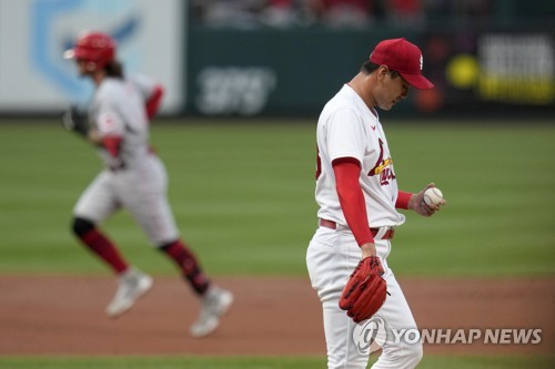 김광현, 홈런 2방에 3이닝 3실점…부상에 조기 강판
