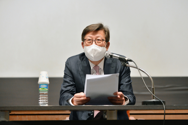 박형준 부산시장이 지난달 13일 부산시립미술관에서 이건희 미술관의 입지 선정을 위한 공모를 제안하고 있다. /부산=조원진기자