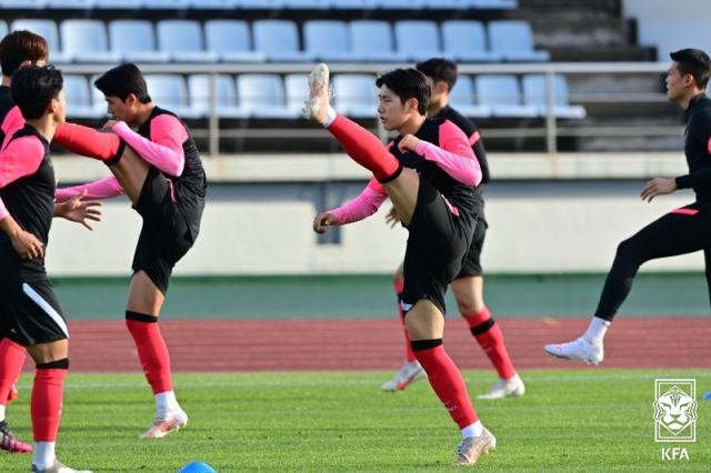 대한민국 축구 올림픽대표팀 선수들이 31일 오후 제주 강창학 운동장에서 훈련을 하고 있다./사진제공=대한축구협회