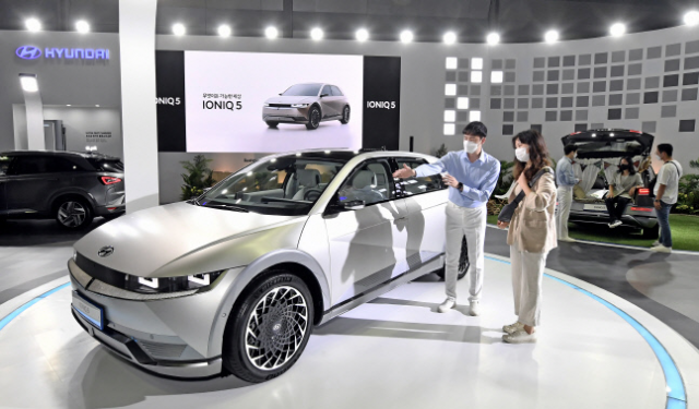 'xEV 트렌드 코리아 2021' 참가한 현대차·기아, 아이오닉5·EV6 전시