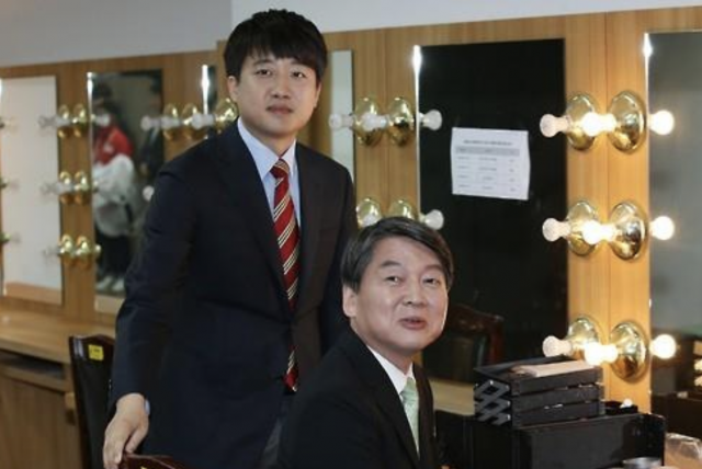 국민의힘 이준석(왼쪽) 대표와 국민의당 안철수 대표 /연합뉴스