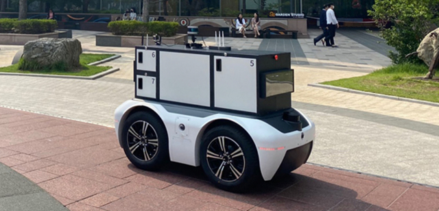 성남시가 개발 중인 자율주행 스마트 도서관 로봇