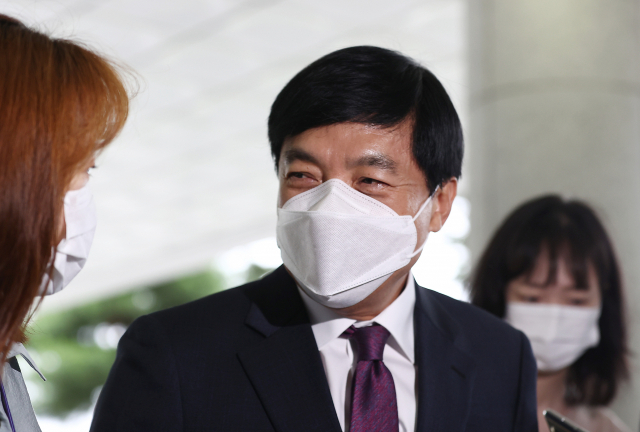 '김학의 불법출금' 이성윤, 이규원·차규근과 따로 재판 받는다