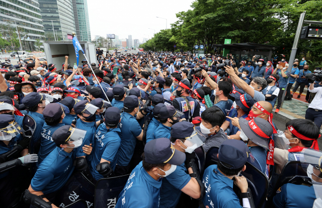 경찰 '여의도공원 집회 주도 전국택배노조원 사법처리'