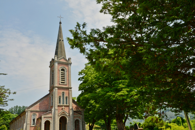 용소막 성당은 풍수원 성당과 원주 성당에 이어 강원도 내에서 세 번째로 세워진 성당이다.