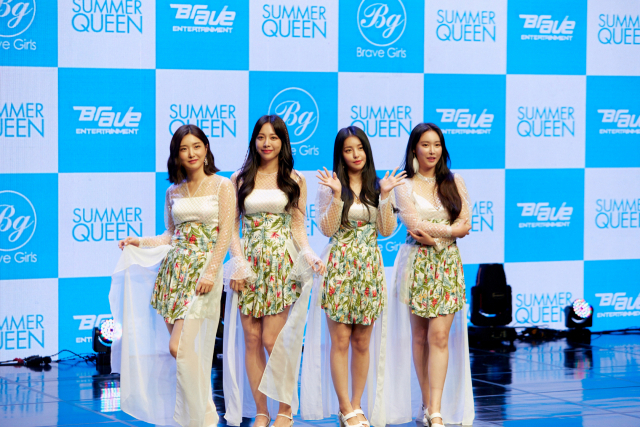 그룹 브레이브걸스(민영, 유정, 은지, 유나)가 17일 다섯 번째 미니앨범 ‘Summer Queen’ 발매 기념 쇼케이스에 참석했다. / 사진=브레이브엔터테인먼트 제공