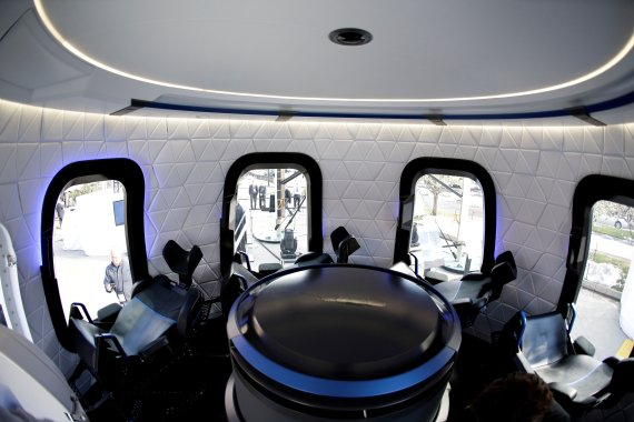 지난 2017년 4월 당시 공개된 블루오리진 캡슐 내부 모습. /로이터연합뉴스