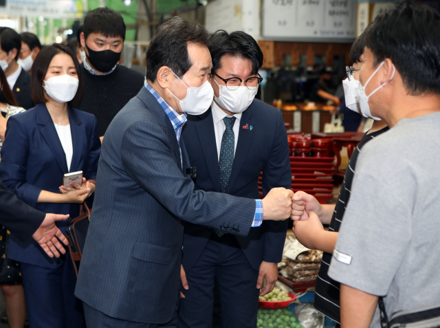 정세균, '지도부가 결단해야' 경선 연기 사실상 주장