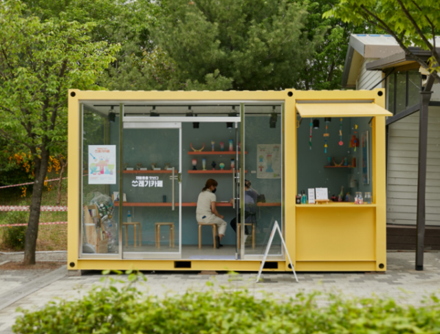 자판기 닮은 폐기물 재활용로봇…대기업도 반한 수퍼빈