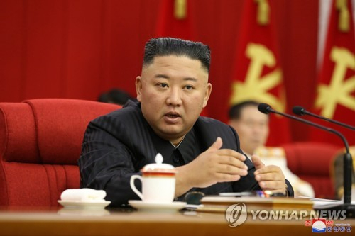 북한, 코로나19 비상?…김정은 '방역 태업으로 중대사건 발생'