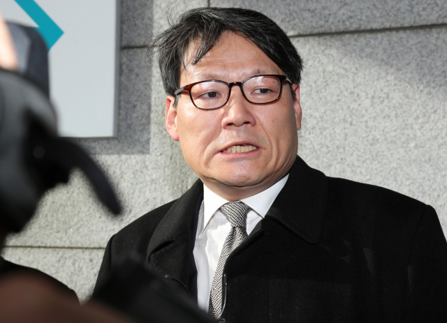 [속보] '김학의 불법출금 주도 혐의' 이광철 檢기소에...靑 '입장 없다'