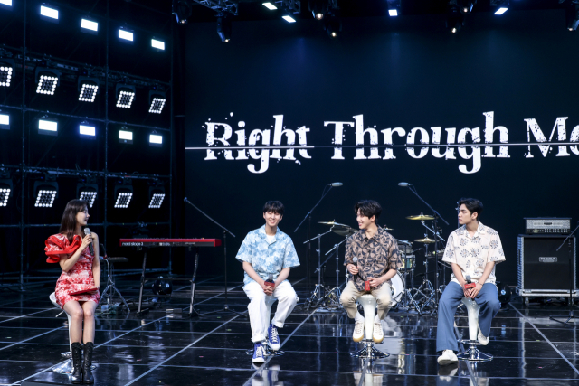 그룹 데이식스(이븐오브데이)(영케이, 도운, 원필)가 5일 오후 미니 2집 ‘Right through me’ 발매 기념 쇼케이스에 참석했다. / 사진=JYP엔터테인먼트 제공