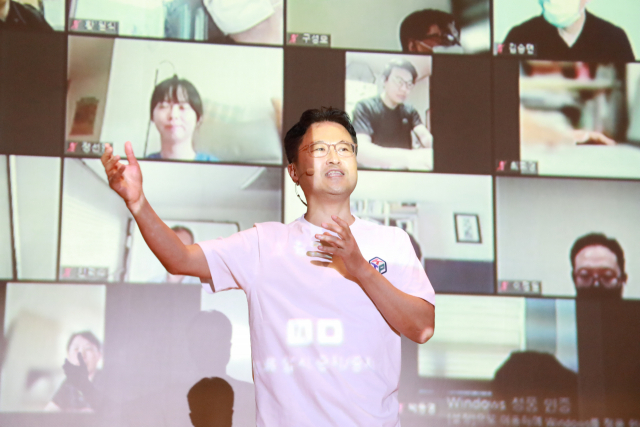 김정우 조달청장이 혁신제품의 우수성에 대해 프레젠테이션하고 있다. 사진제공=조달청