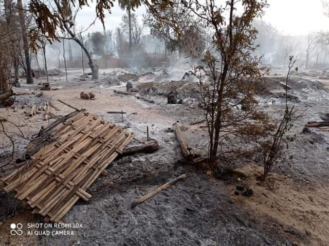 지난달 16일(현지시간) 미얀마 중부 마궤 지역 파욱구 킨마 마을이 군경의 방화로 불탄 모습/킨마=로이터연합뉴스