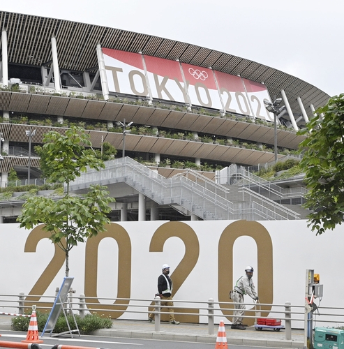 일본 수도 도쿄 지역에 코로나19 대응을 위한 긴급사태 재선포가 결정된 8일 도쿄올림픽·패럴림픽 주경기장(국립경기장) 모습. /교도통신