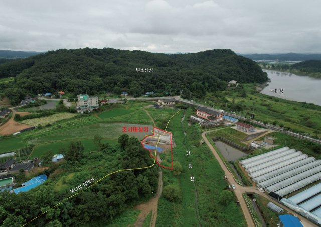 청산에서 바라본 부여 나성 조사 대상지 전경./사진제공=문화재청