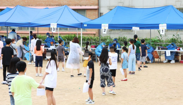 '집단감염' 인천 초등학교, 델타 변이 현실로…지역사회 'n차 감염' 우려 점증