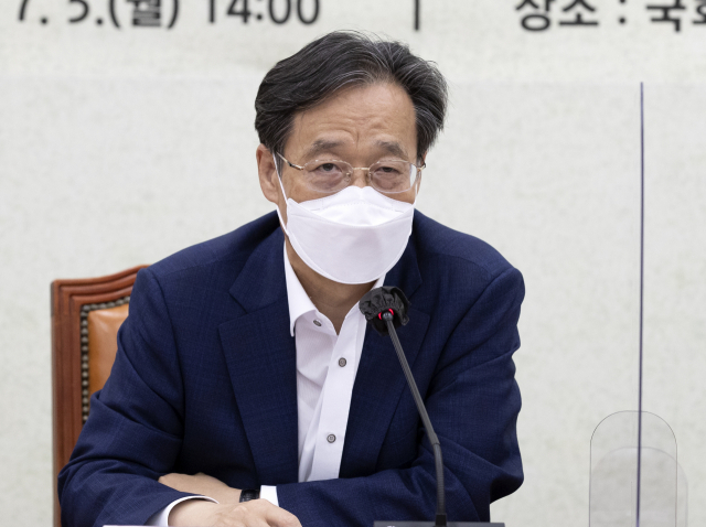유동수 더불어민주당 의원이 지난 5일 민주당 ‘가상자산TF’에서 발언하고 있다. / 성형주 기자