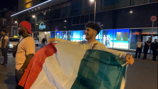 이탈리아가 2020 유럽축구선수권대회(유로 2020)에서 우승한 12일(현지시간) 독일 프랑크푸르트 거리에서 한 시민이 환호하고 있다. /프랑크푸르트=박효정 기자
