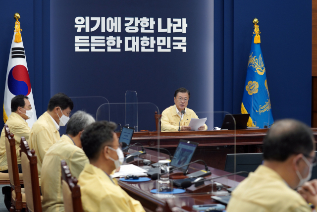 문재인 대통령이 19일 오후 청와대에서 열린 수석·보좌관회의에서 발언하고 있다. /사진제공=청와대