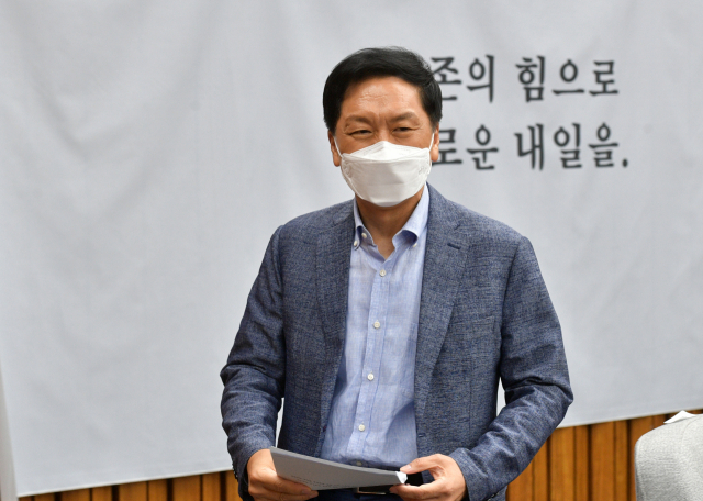 김기현 “돈 남으면 국채 더 갚자”…이준석 ‘전국민 재난지원금' 에둘러 반대
