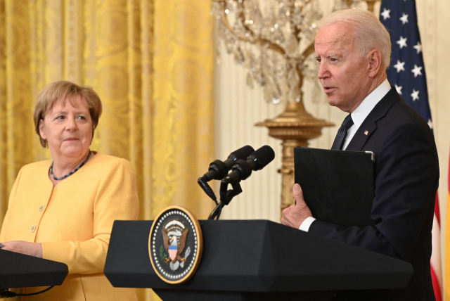 조 바이든(오른쪽) 미국 대통령과 앙겔라 메르켈 독일 총리 /AFP연합뉴스