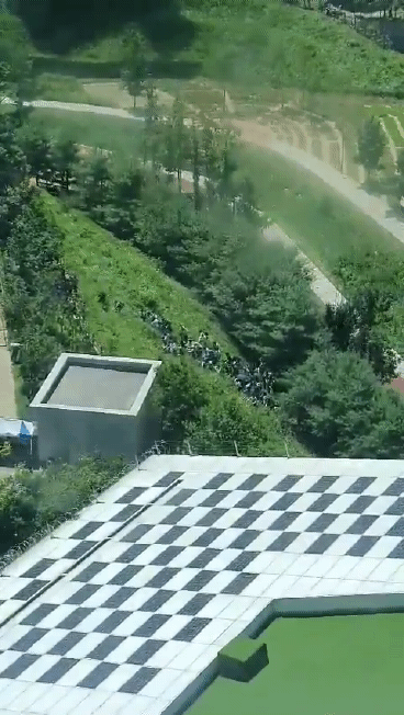 [영상] '언덕을 넘어 진입하라'…차벽에 막힌 민노총의 '고지전'