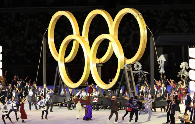 23일 오후 일본 도쿄 올림픽스타디움에서 열린 2020 도쿄올림픽 개막식에서 '지속된 유산' 공연이 펼쳐지고 있다. /도쿄=올림픽사진공동취재단